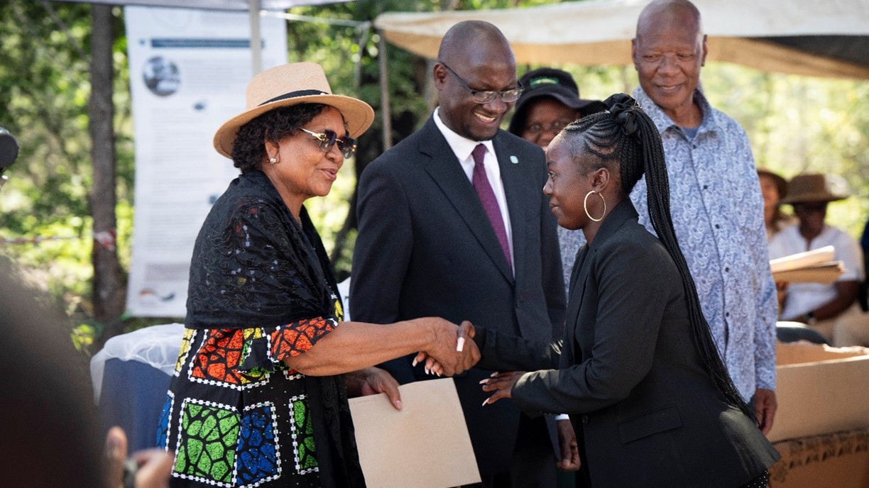 Graduation in Ngamo Farm with Zimbabwe Minister Linkwasha