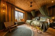 The villa at Magashi Peninsula has 2 en-suite rooms & private spaces, twin or king beds