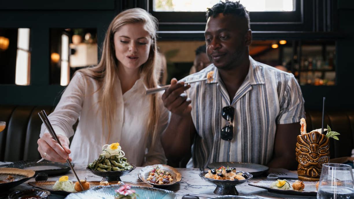Couple dining in Cape Town with Wilderness Touring