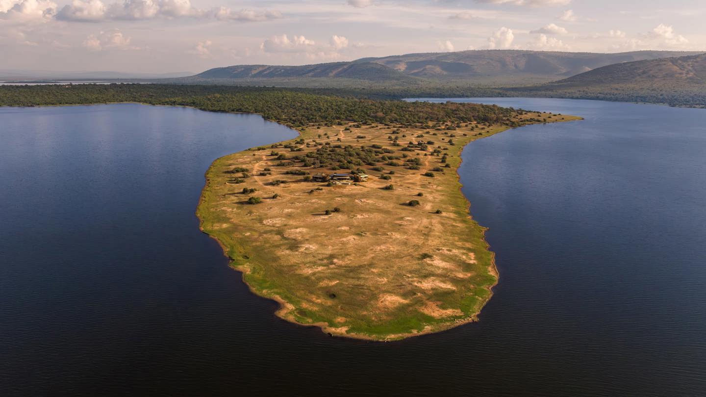 Magashi Peninsula sits on a private lake banks in Akagera NP